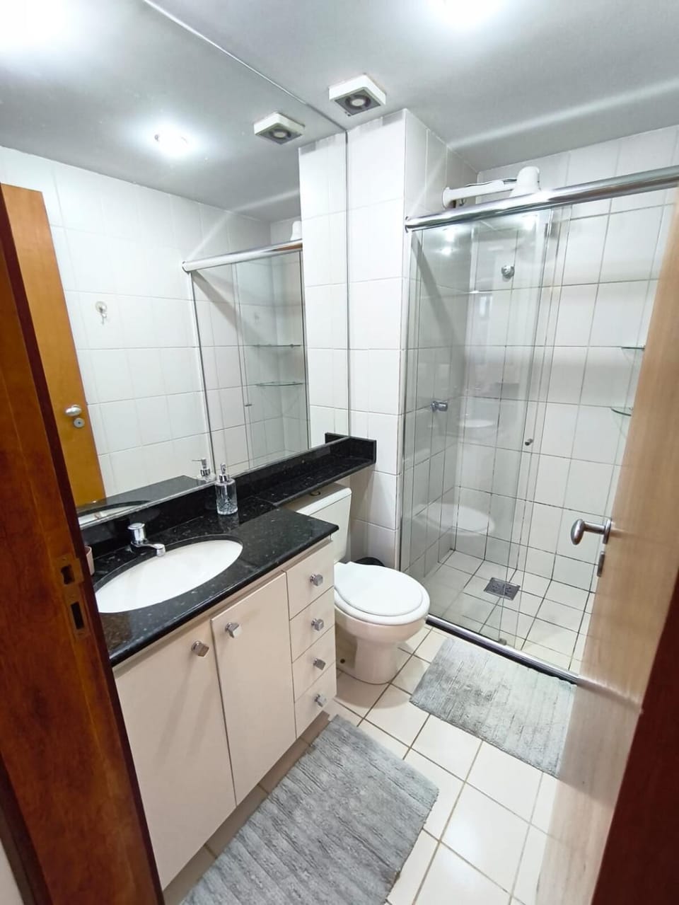 Apartamento de 1 quarto, com ar condicionado e mobiliado Apartment in State of Goiás