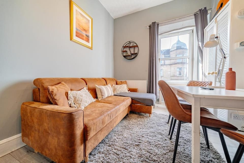 The Home Street Retreat Sleep 6, City Centre! Apartment in Edinburgh