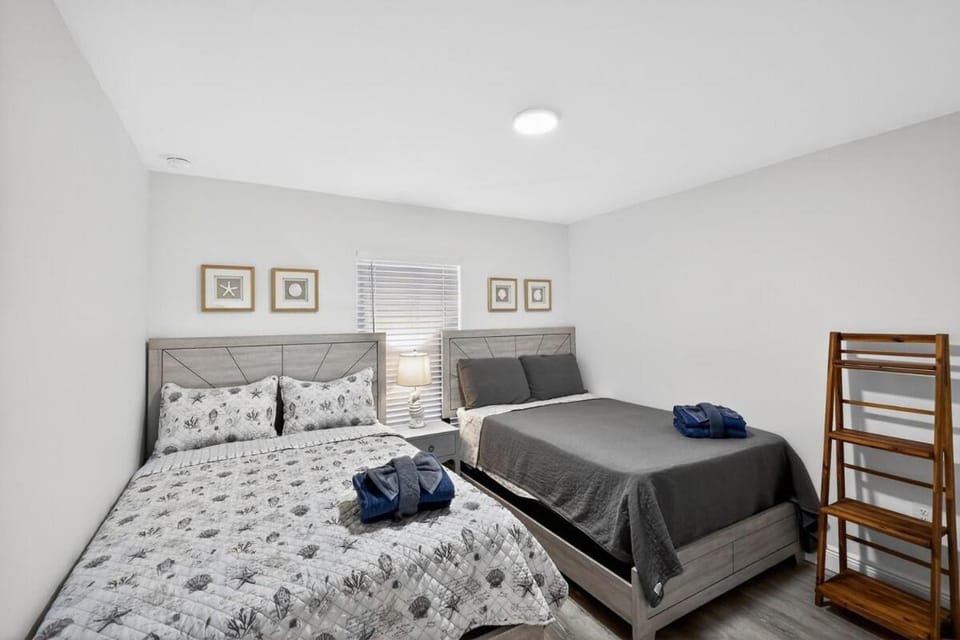 Charming Home in Port Charlotte - Sunshine Getaway 3BR - 2BA House in North Port