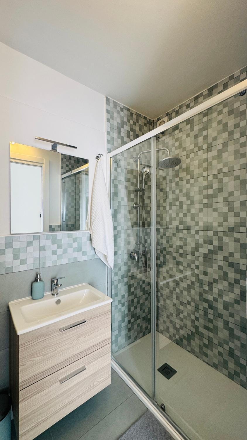 Shower, Bathroom