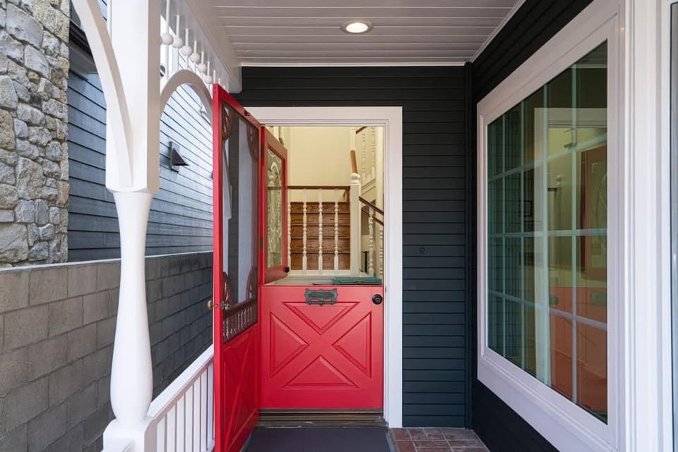 Four-Bedroom Holiday Home House in Balboa Island