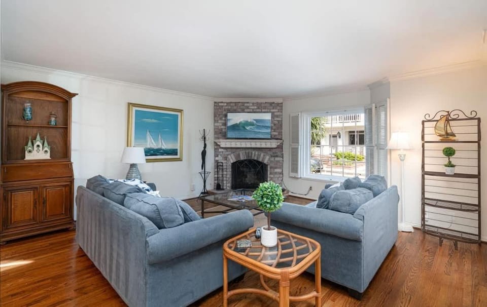 Four-Bedroom Holiday Home House in Balboa Island