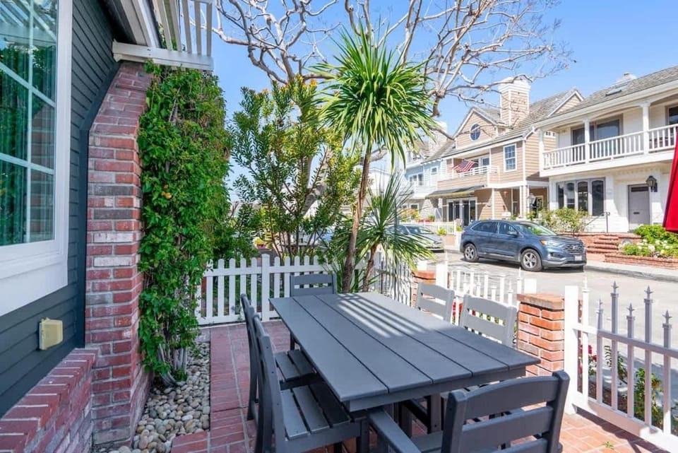 Four-Bedroom Holiday Home House in Balboa Island