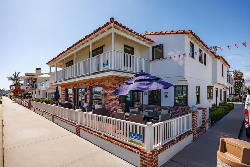 Ultimate Bayfront Experience- Rare Double Lot! 608 home House in Balboa Peninsula