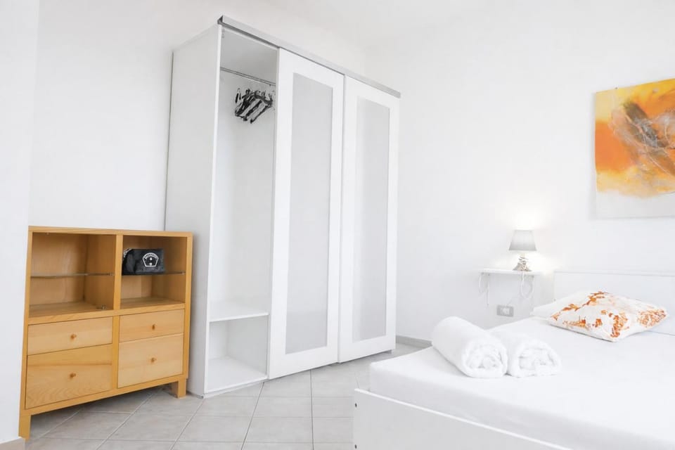 Bedroom, wardrobe