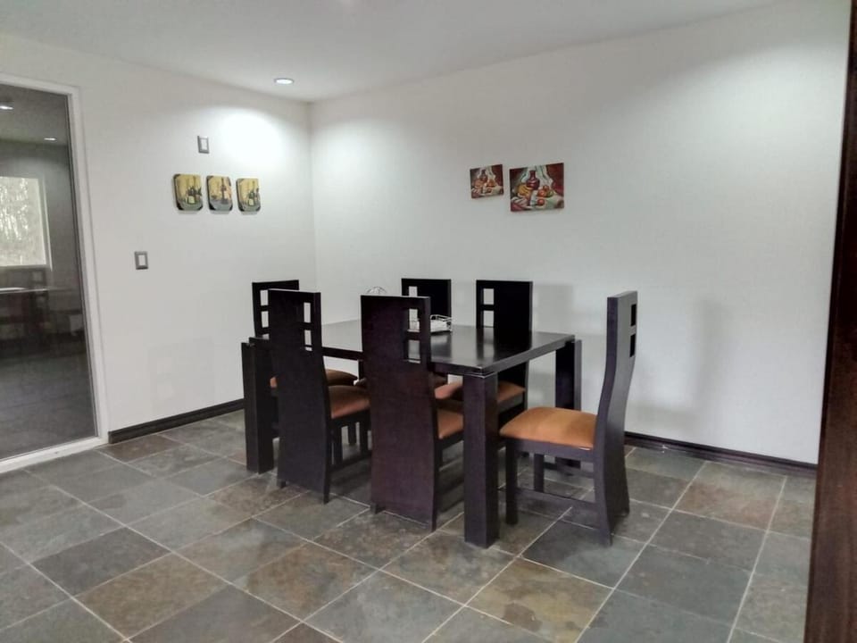 Mountain house in Cascajal de Coronado House in San José Province