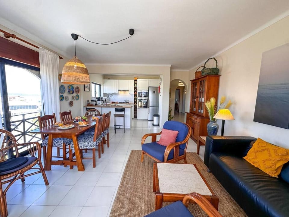 Kitchen or kitchenette, Living room, Seating area