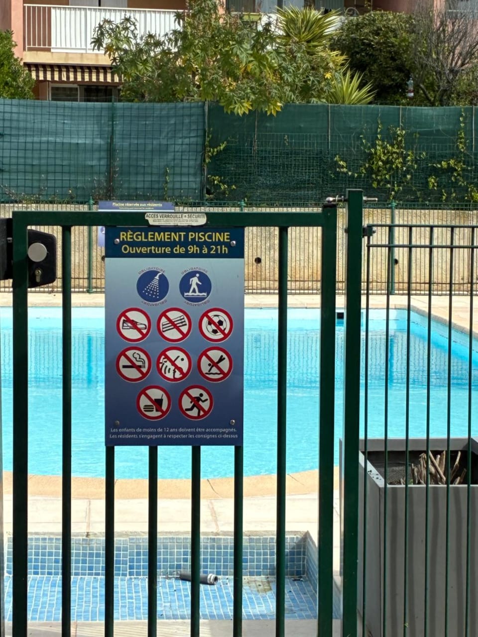 Swimming pool