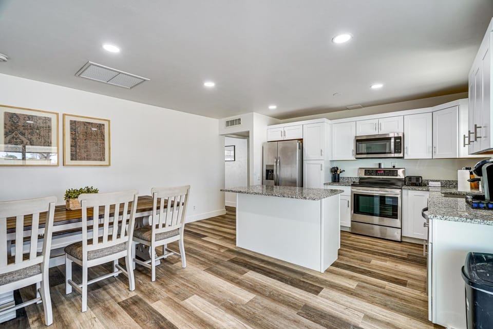 Explore Gila Valley & EAC! Modern Thatcher Home House in Arizona