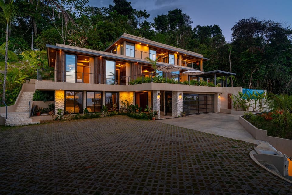 Property building, Facade/entrance, Off site