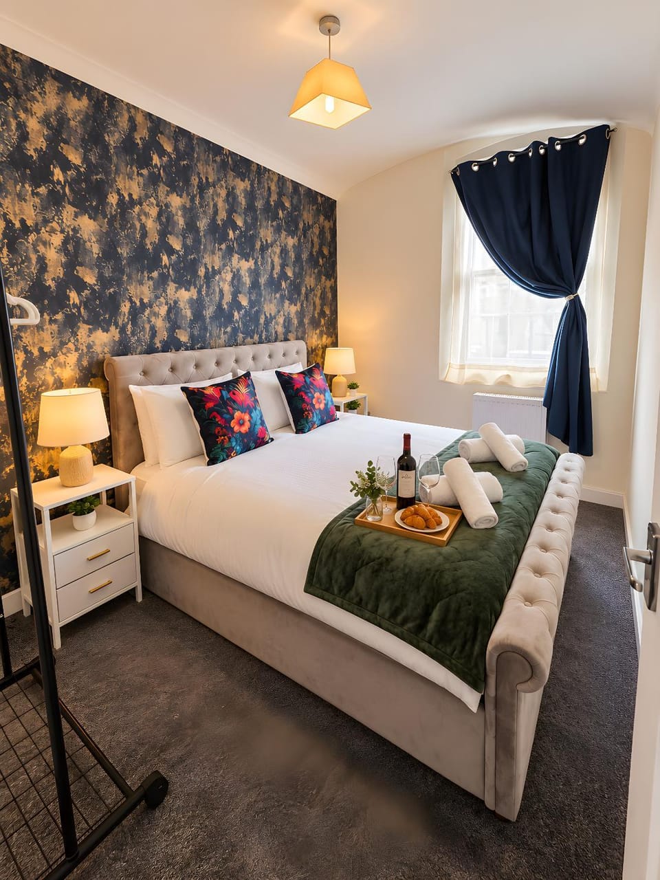 Bed, Bedroom, towels, towels