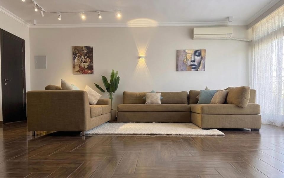 Modern Cozy centrally located apartment in One Kattameya Apartment in Cairo Governorate