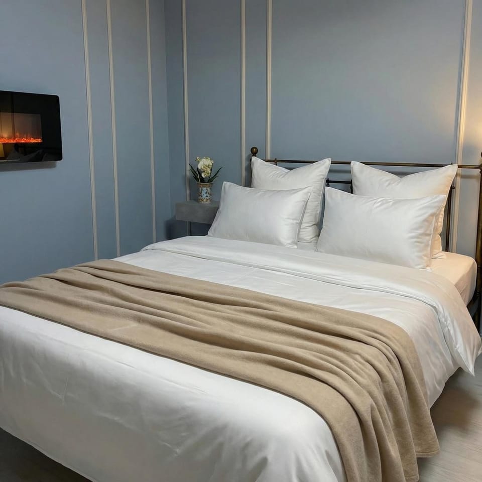Bed, Bedroom, fireplace