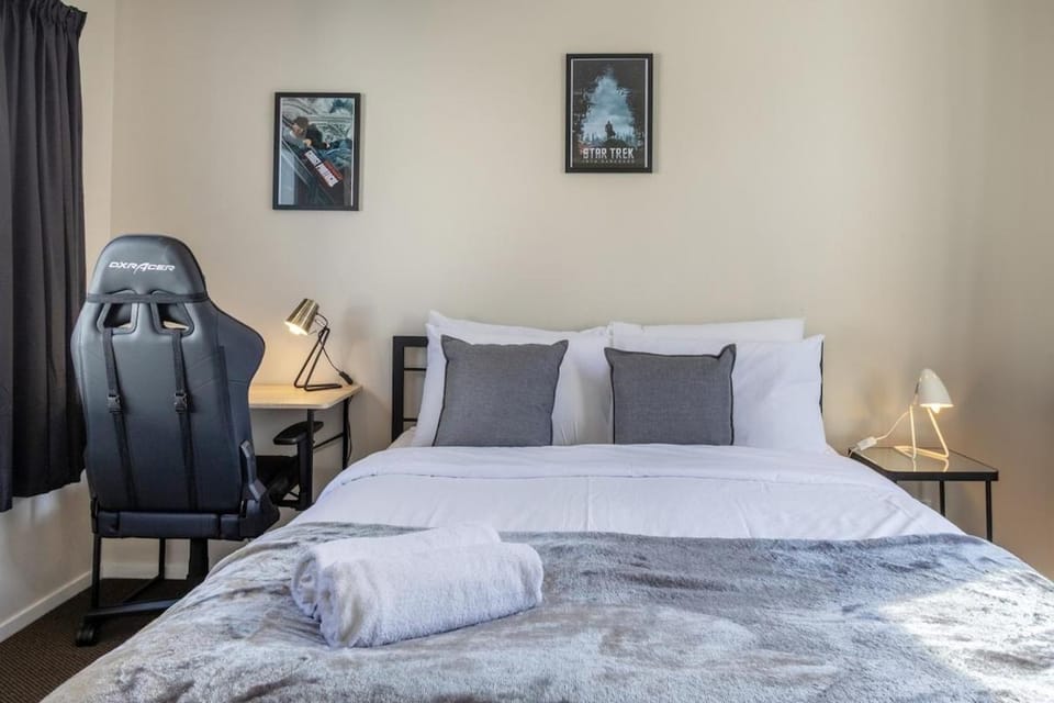 Bed, Bedroom