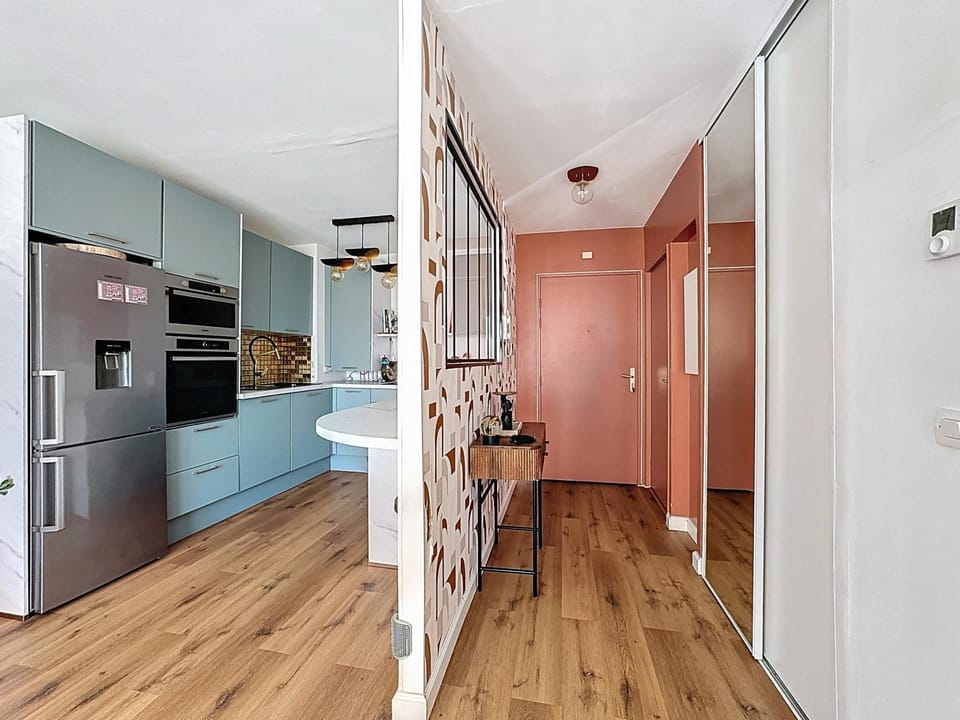 Kitchen or kitchenette, stove