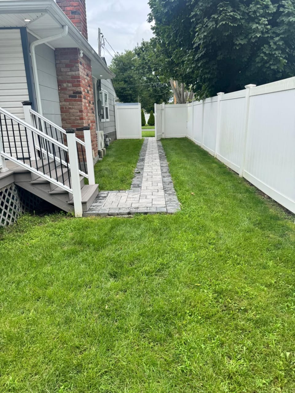 Bright & Comfortable Home in the Heart of It All Apartment in Central Islip