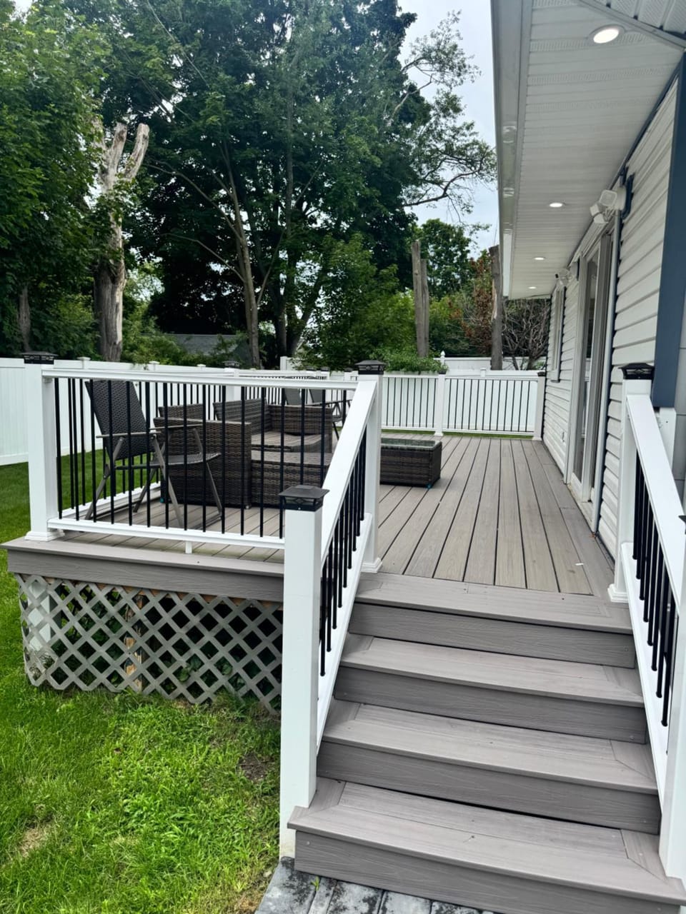 Bright & Comfortable Home in the Heart of It All Apartment in Central Islip