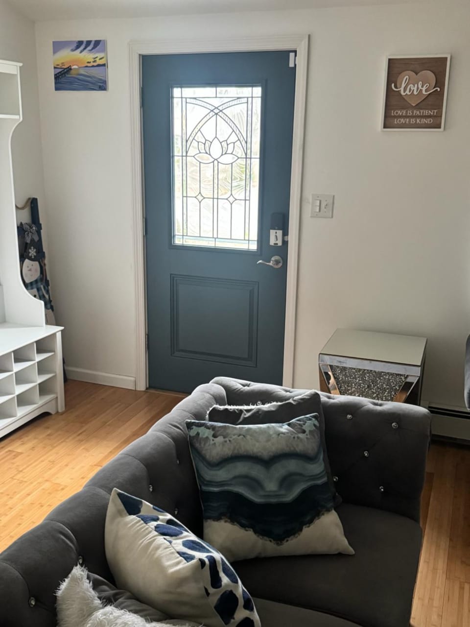 Bright & Comfortable Home in the Heart of It All Apartment in Central Islip