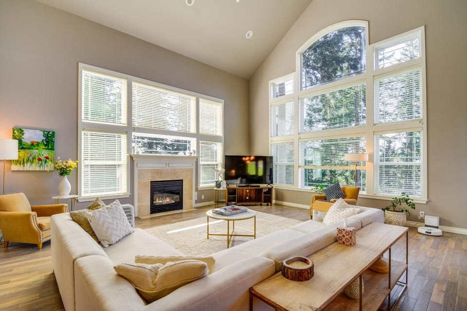 Premier Gig Harbor Home! Views, Spa and Billiards House in Gig Harbor