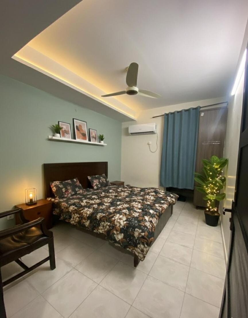 Cozy Bedroom flat with window facing margalla view Apartment in Islamabad