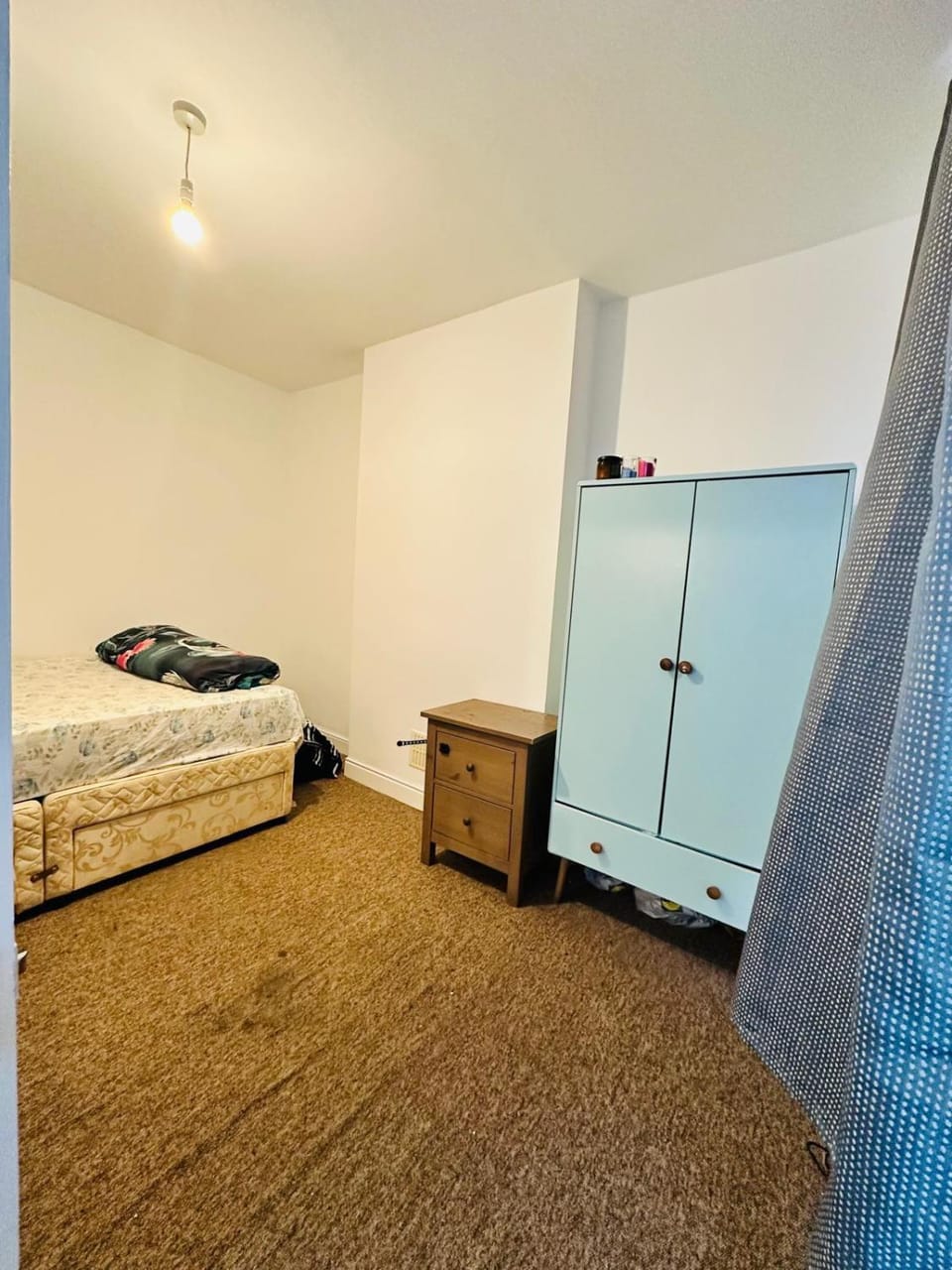 Double Bedroom Available Vacation rental in Bristol