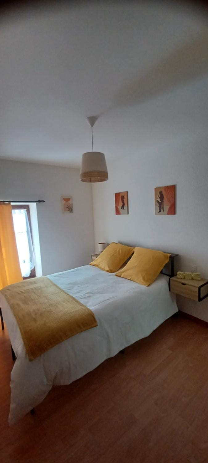 Bed, Photo of the whole room