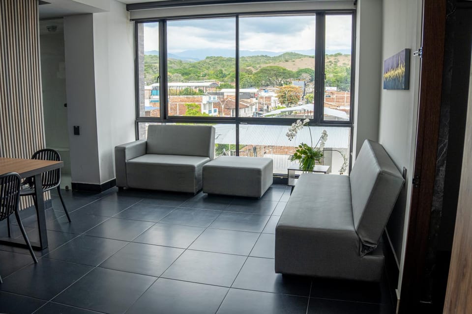 Staff, Living room