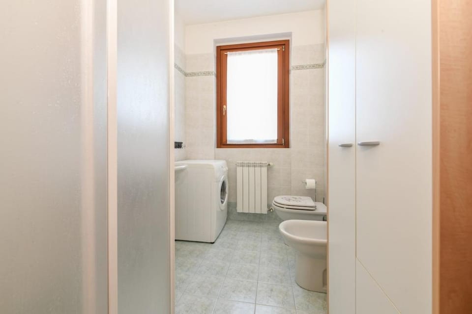 Casa Anna with Pool & Parking & 300mt from the Terme Sirmione-Lake Apartment in Sirmione