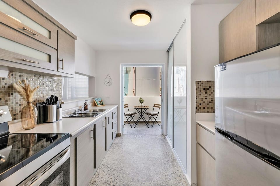 Prime Calle Cerra 3BR Walk to Restaurants & Bars Apartment in San Juan