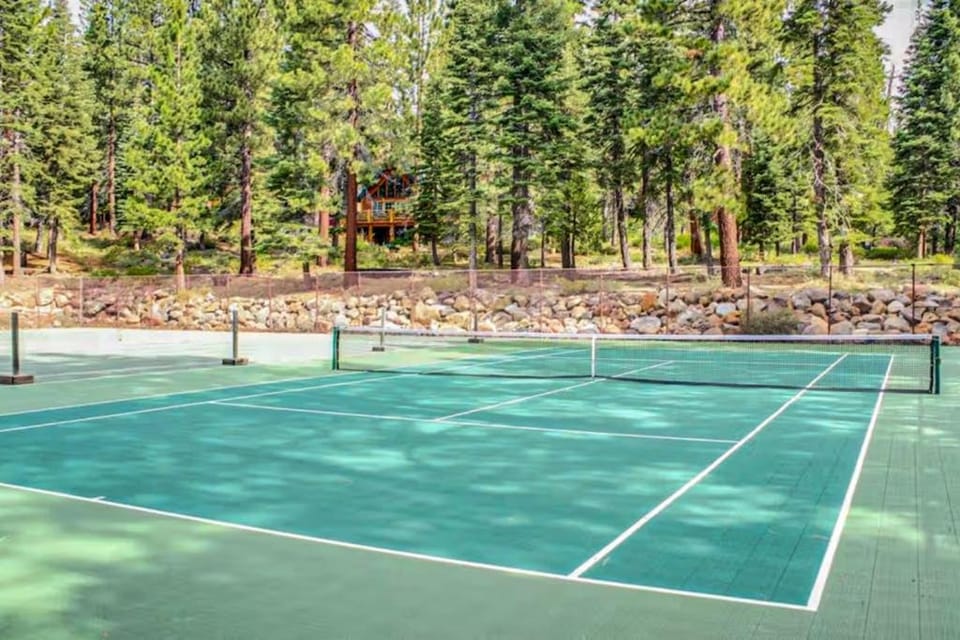 Elegant Condo with a Great Kitchen Fireplace Decks Near Lake and Skiing House in Tahoe Vista