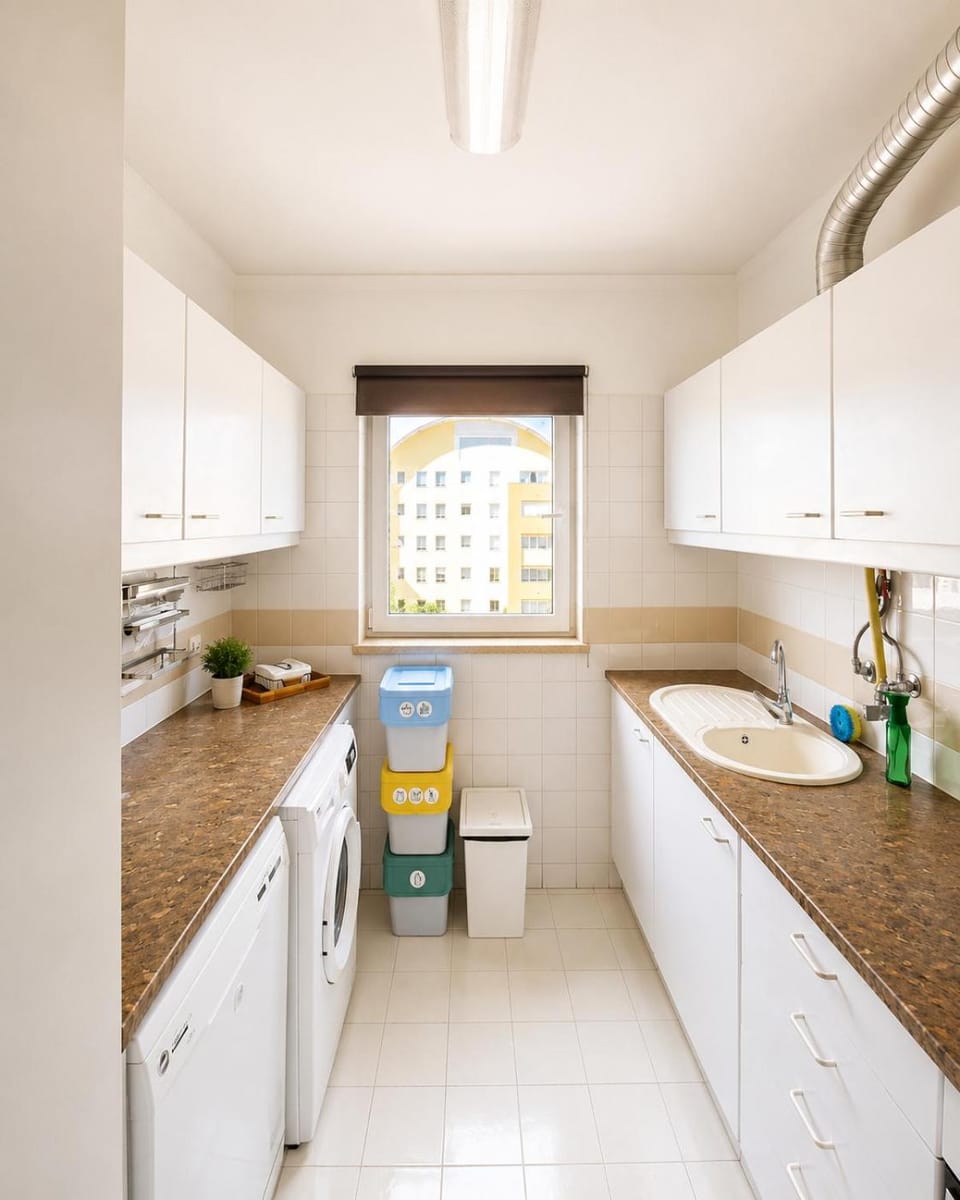 Kitchen or kitchenette, kitchen