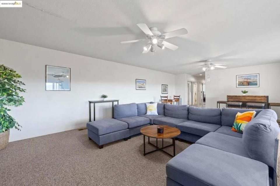 5 Bdr Yosemite Peaks Pool Table, Vaulted Ceilings Chalet in Groveland