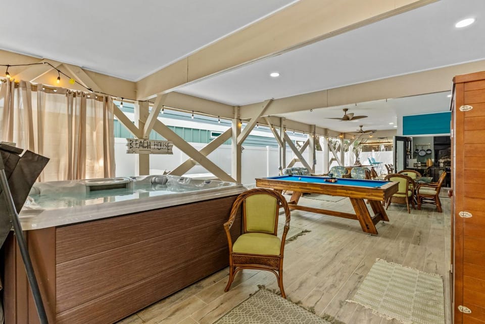 Living the Dream at Palm Estate Retreat House in Surfside Beach