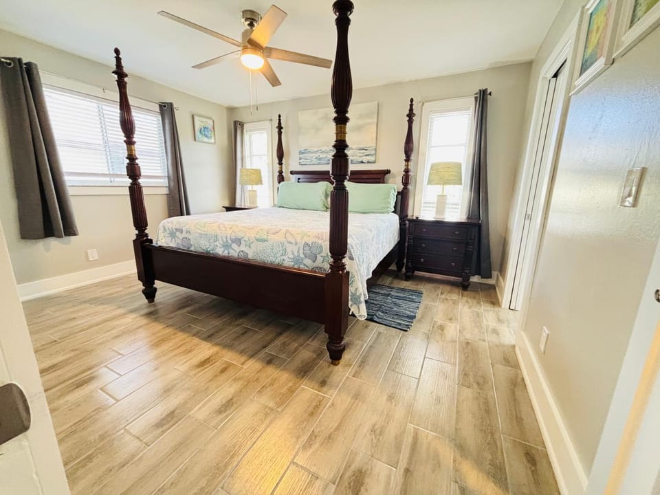 TUNA New Reno 1Mile 2 Beach Full Kit WD Large 2BD 2BA Apartment in Bonita Springs