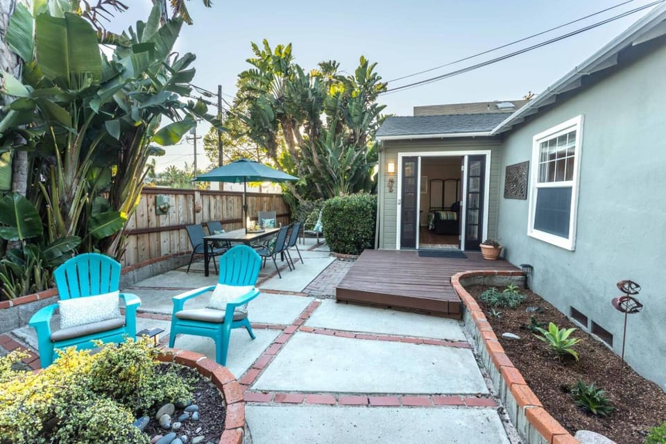 Walk to the beach! The Moonlight Beach Bungalow House in Encinitas