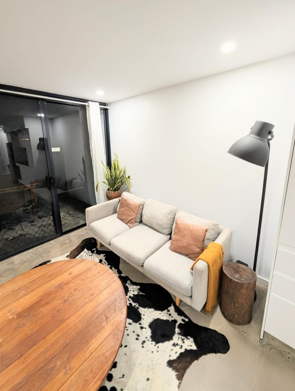 Quiet New Farm Retreat with Pool & Free Parking Apartment in Brisbane