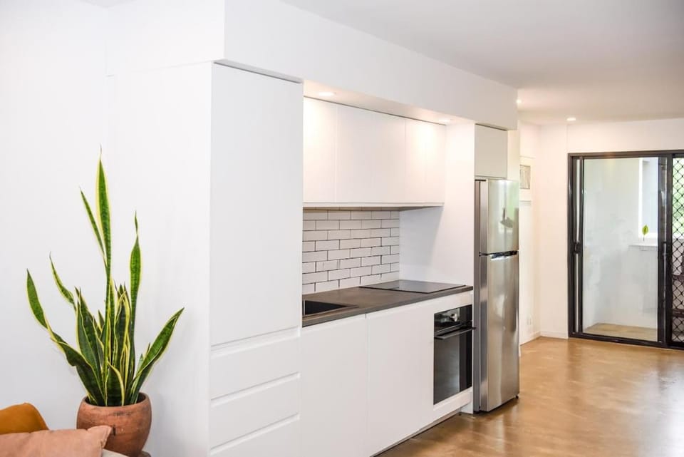 Quiet New Farm Retreat with Pool & Free Parking Apartment in Brisbane