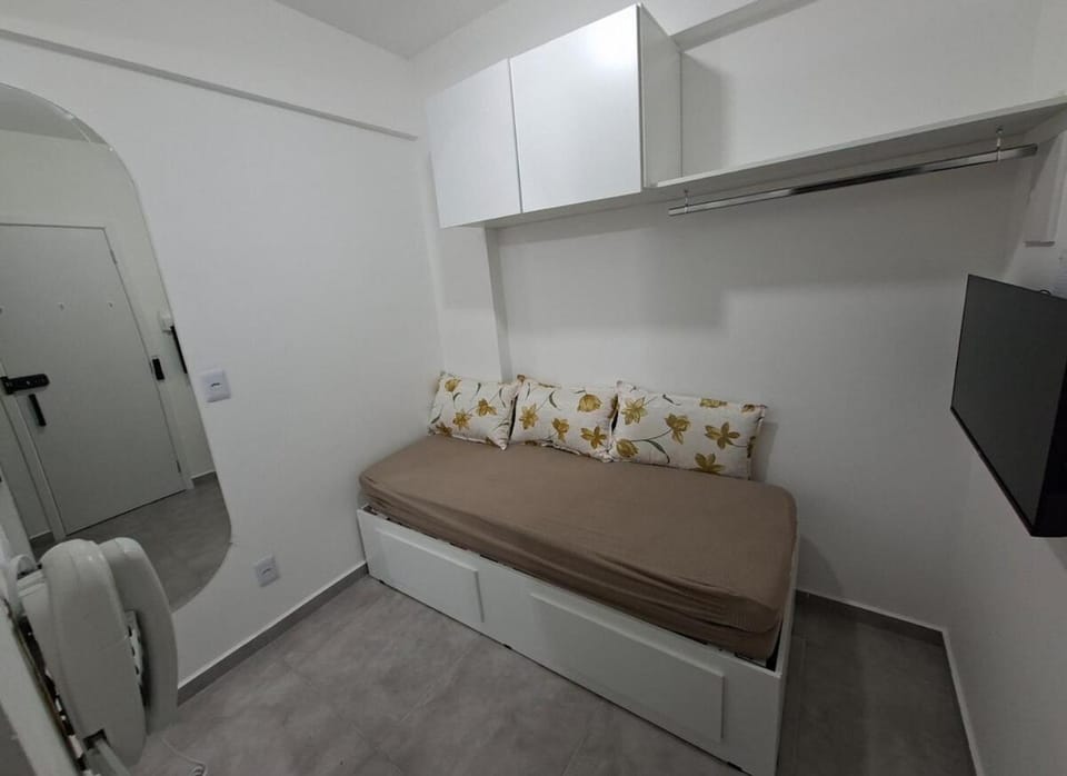 Studio Elisa - 200m da UFSJ e igreja Sao Francisco Apartment in State of Rio de Janeiro