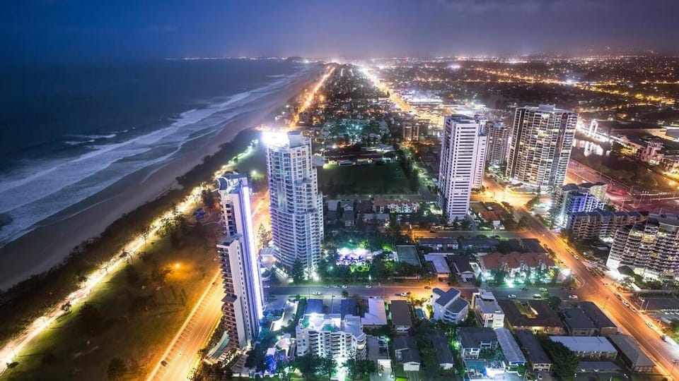 OCEAN VIEWS of GC AIR SHOW- 2bdr Apartment on the Esplanade, Surfers Paradise Apartment in Surfers Paradise