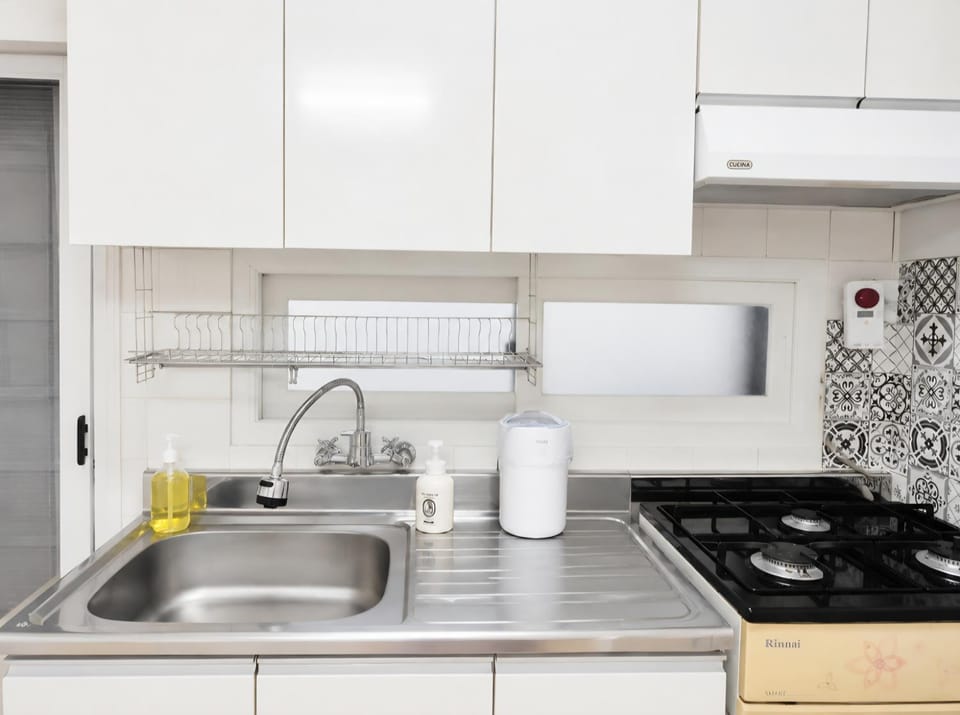 20 min Walk to Gwangalli Beach 5 min to Gwangan Station Fireworks Festival Apartment in Busan