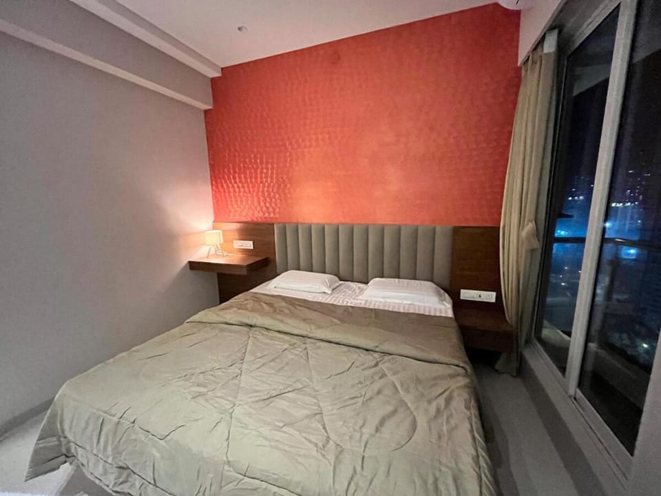 Hiranandani Estate Stay - Rosa Apartment in Thane