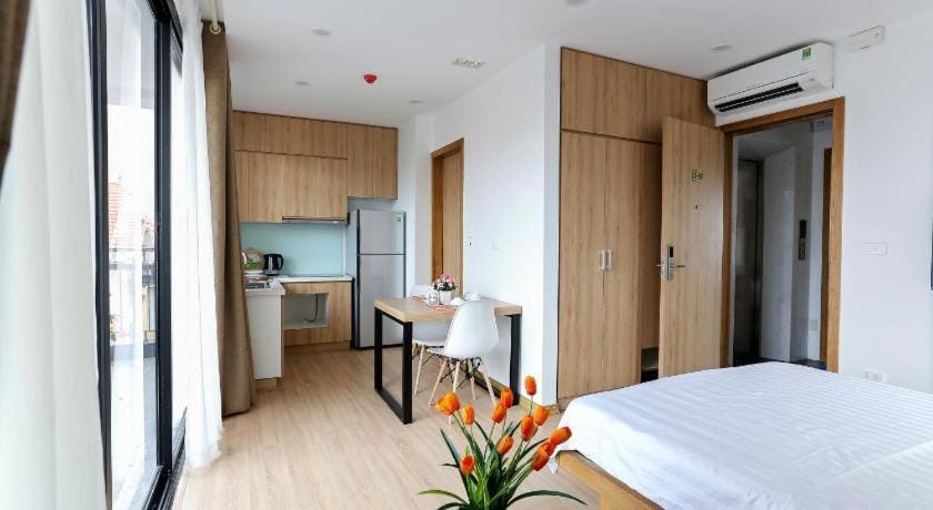 Căn hộ studio xinh xắn với ban công và bồn tắm Apartment in Hanoi