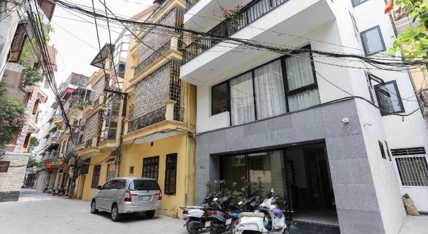 Căn hộ studio xinh xắn với ban công và bồn tắm Apartment in Hanoi