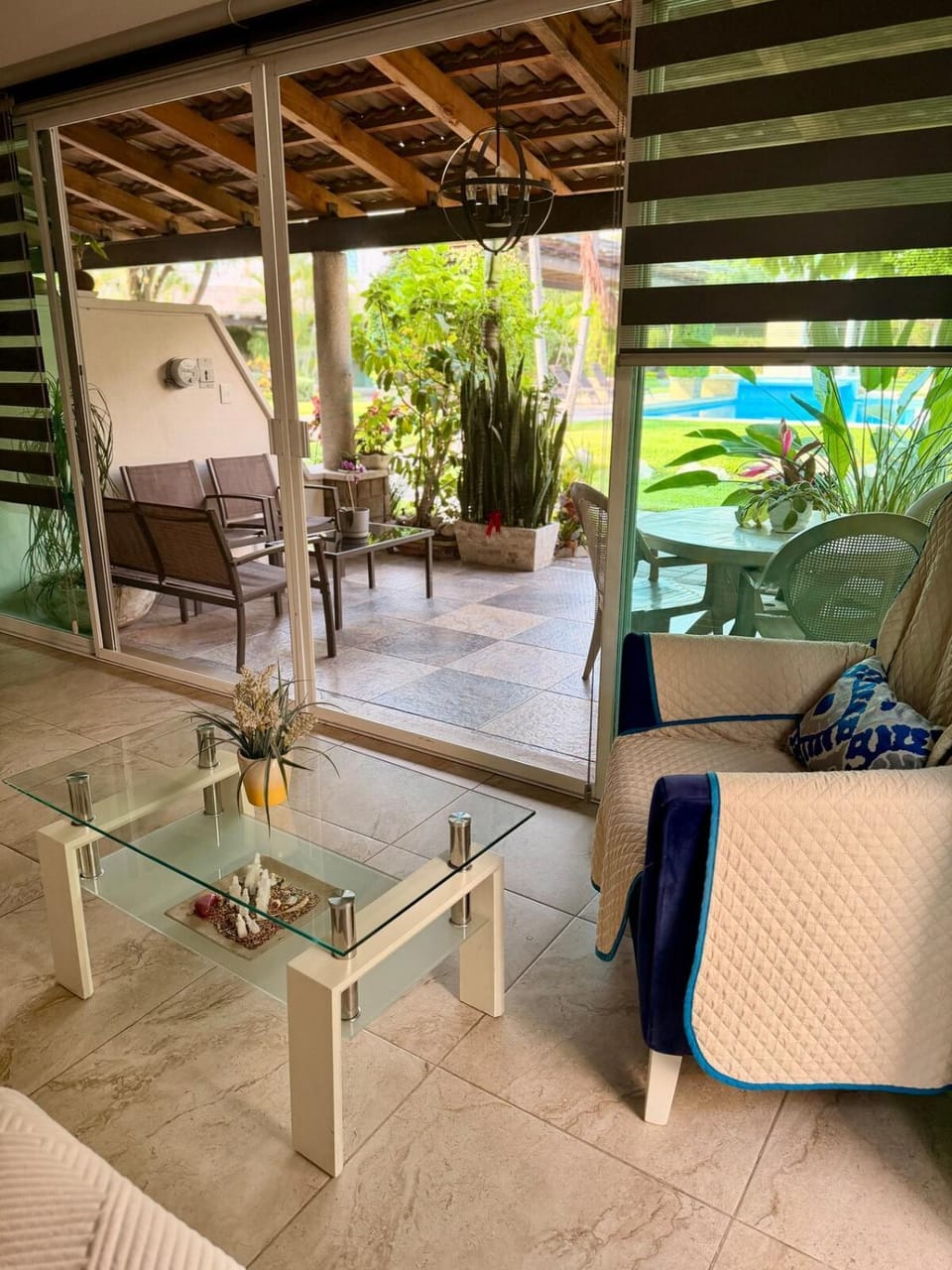 View (from property/room), Living room, Pool view