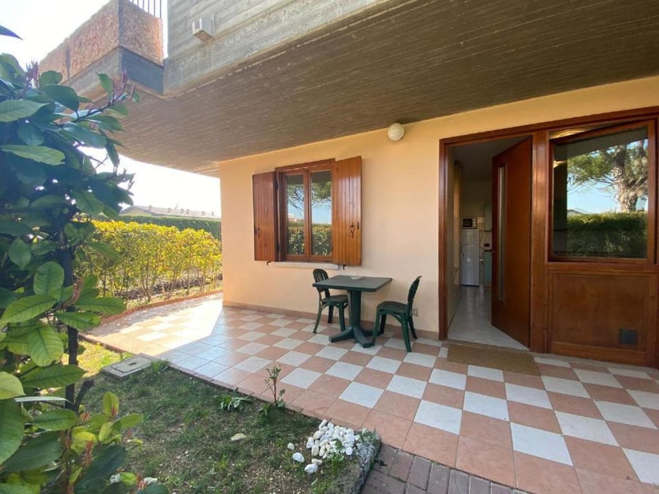 Patio, Garden, Dining area