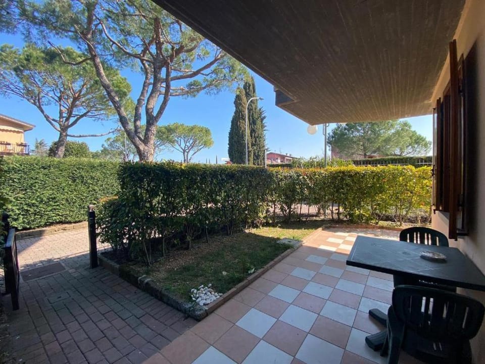 Garden, Dining area