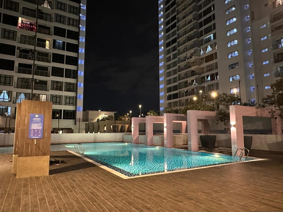 Swimming pool, Swimming pool