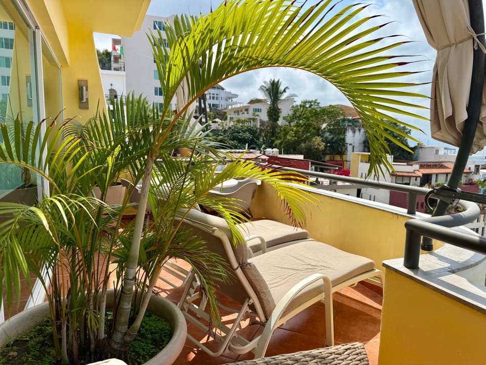 Day, Balcony/Terrace, sunbed