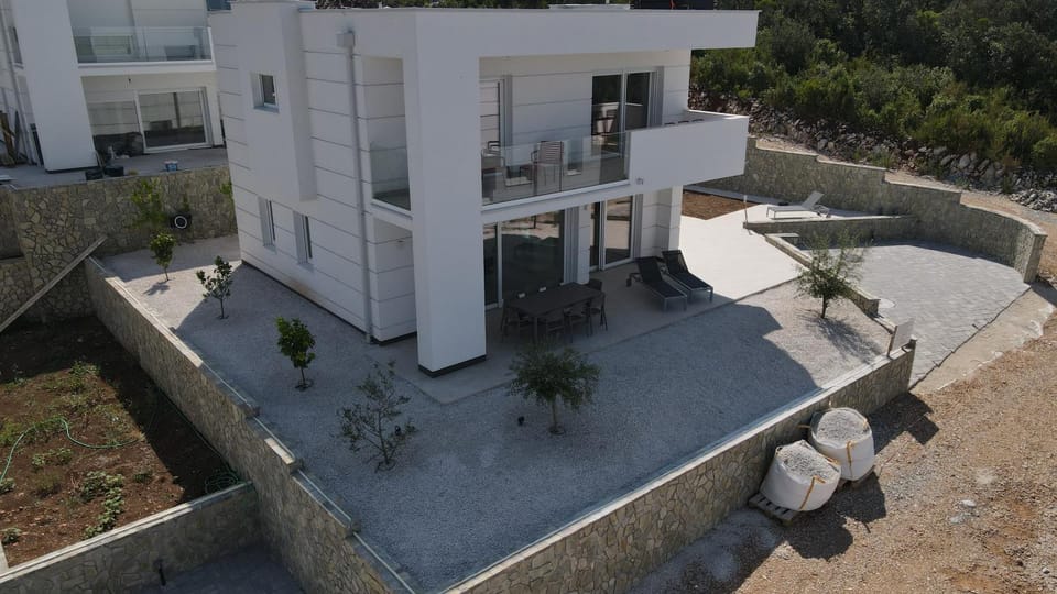 Property building, Garden