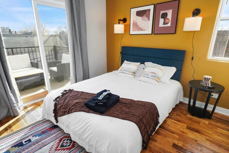 Chicago 3BR Oasis Near Downtown & United Center Apartment in Chicago
